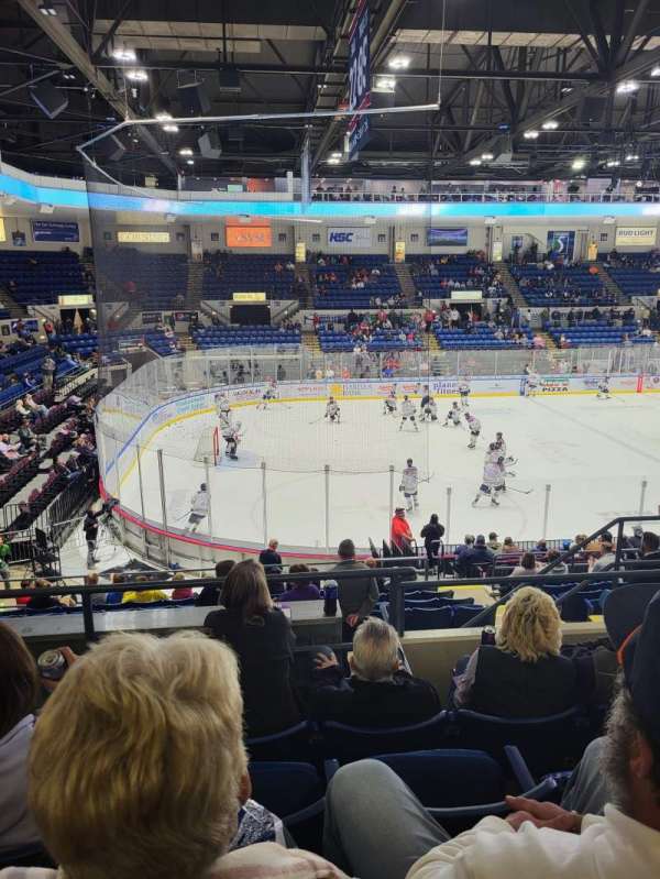 Dow Event Center, bloc: U10, rangée: R, place: 6