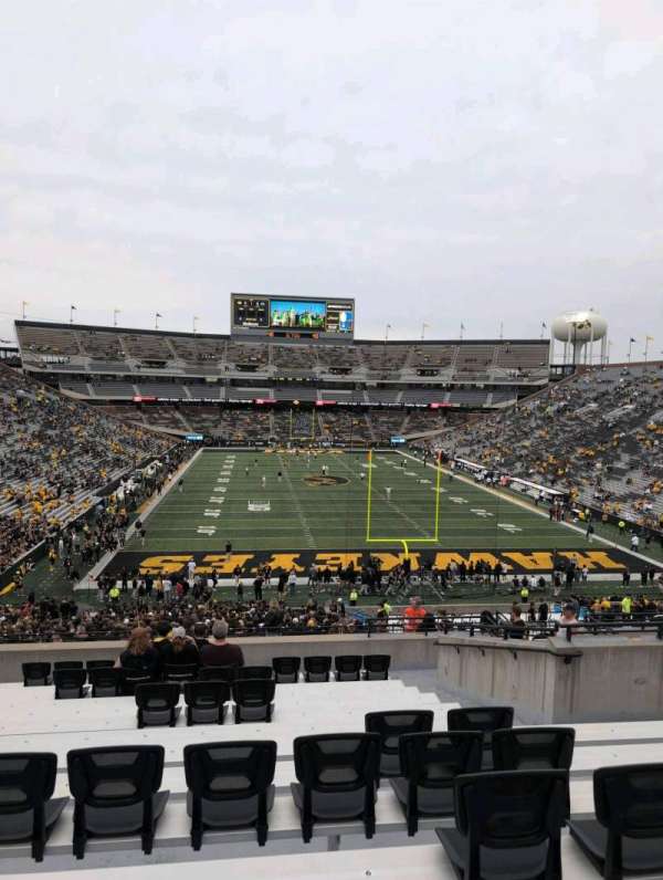 Kinnick Stadium, bloc: 217, rangée: 14, place: 10
