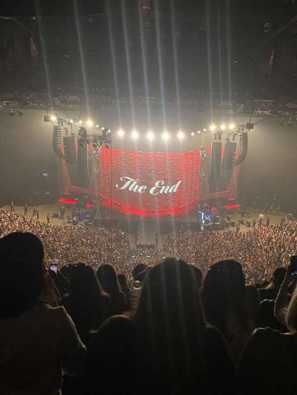 First Direct Bank Arena, bloc: 327, rangée: U
