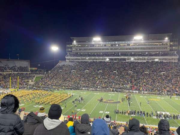Kinnick Stadium, bloc: 105, rangée: 55