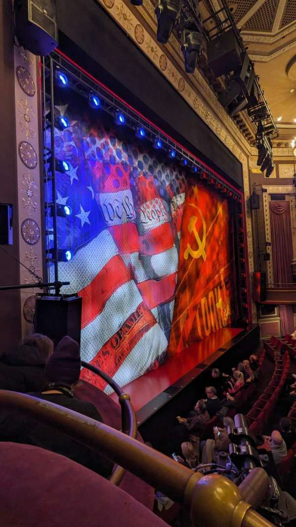 Imperial Theatre, bloc: Middle Left Box, rangée: EE, place: 1