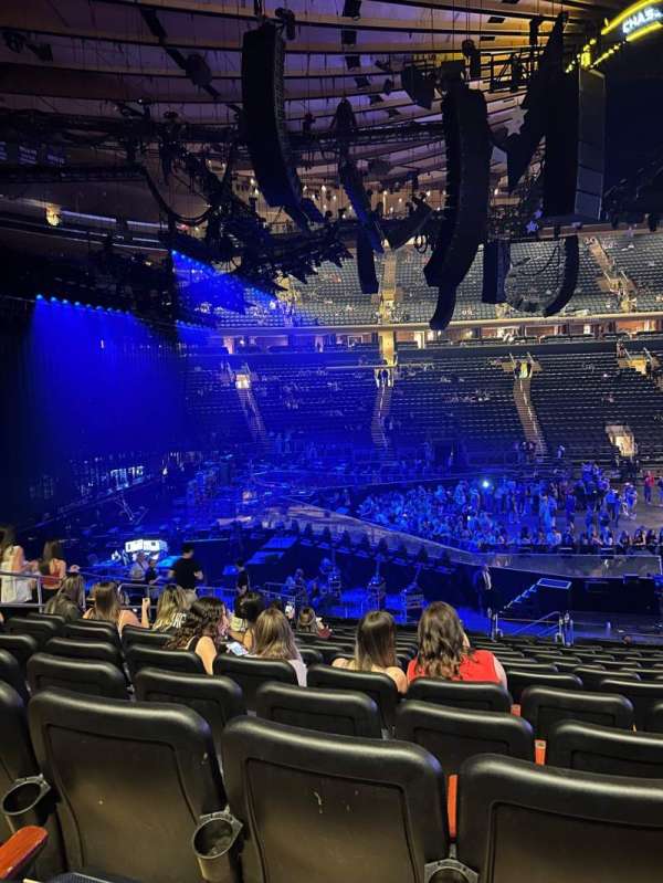 Madison Square Garden, bloc: 116, rangée: 18, place: 6