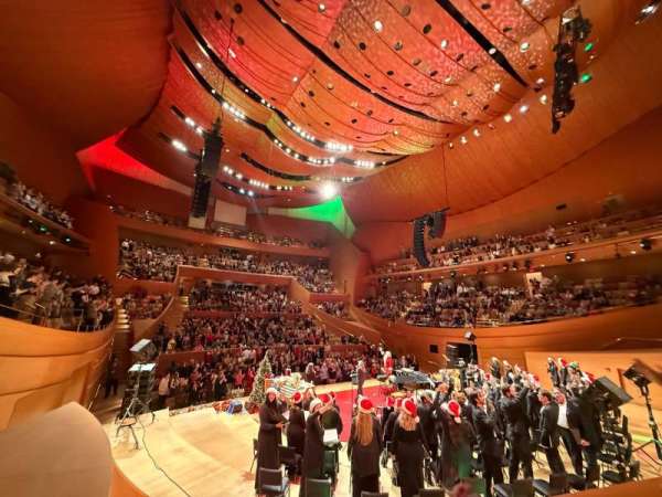 Walt Disney Concert Hall, bloc: Orchestra View, rangée: B, place: 205