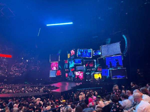 Accor Arena, bloc: Gradin F, rangée: 21, place: 23