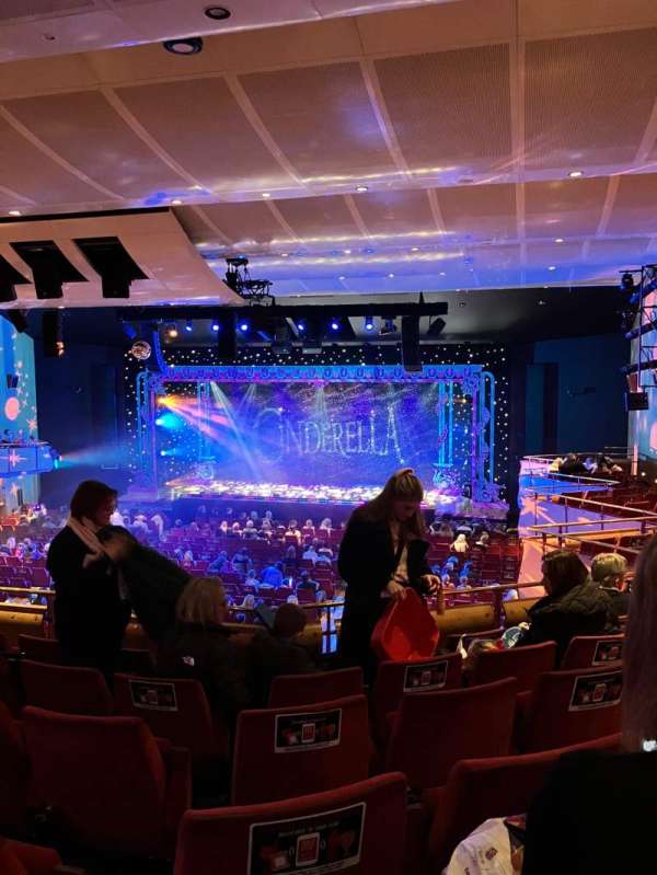 Cliffs Pavilion, bloc: Balcony, rangée: F, place: 5