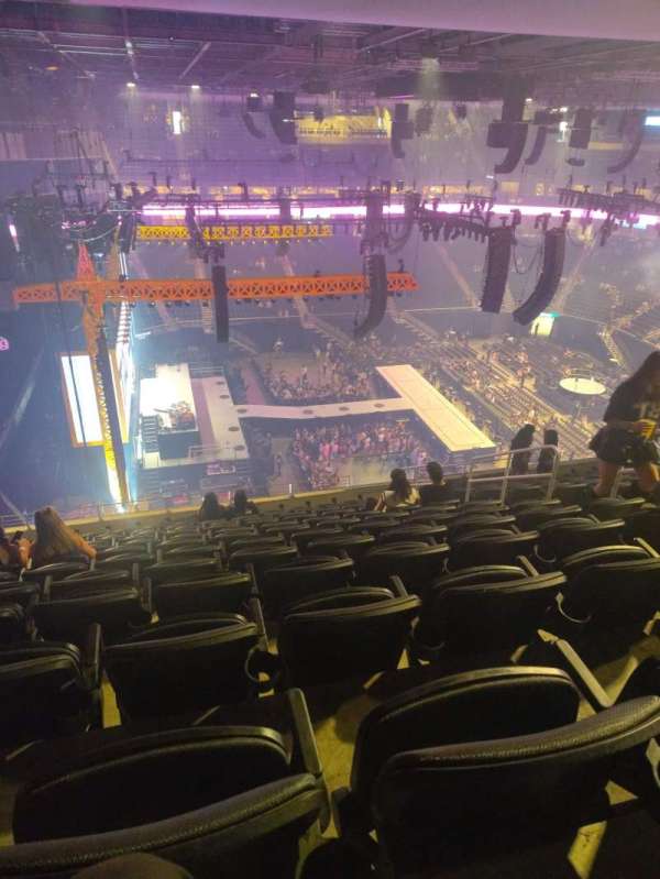 moody center, bloc: 220, rangée: M