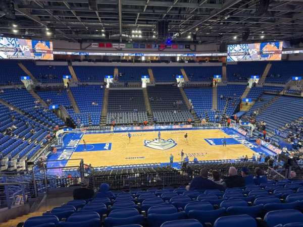 Chaifetz Arena, bloc: 204, rangée: H, place: 18