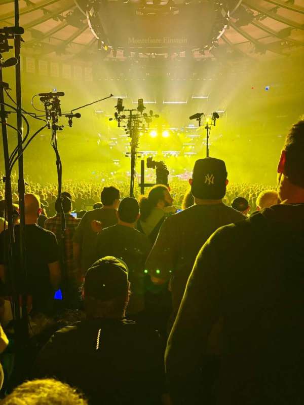 Madison Square Garden, bloc: 2, rangée: 10, place: 12