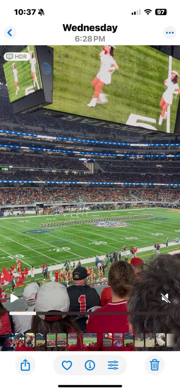 AT&T Stadium, bloc: 215, rangée: 5, place: 11