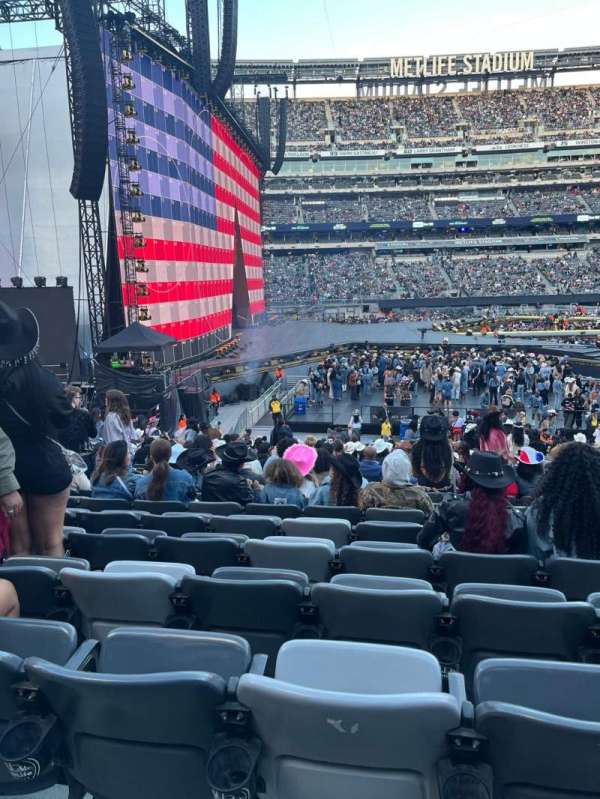 MetLife Stadium, bloc: 142, rangée: 22, place: 4