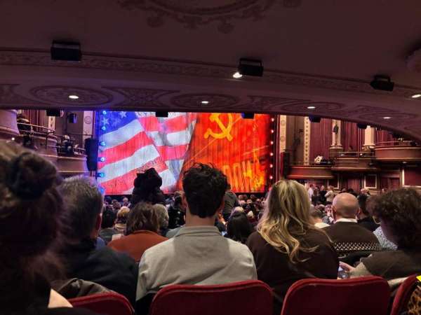 Imperial Theatre, bloc: Orchestra L, rangée: T, place: 17