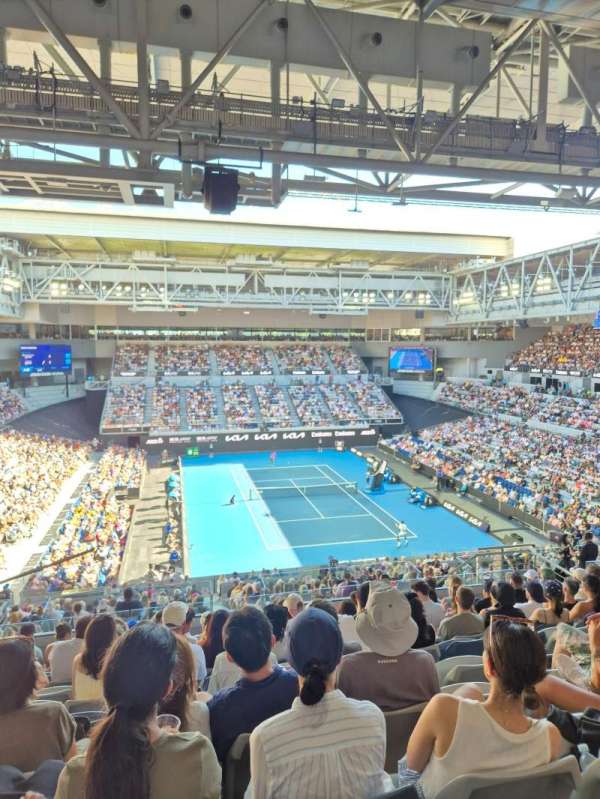 John Cain Arena, bloc: 52, rangée: KK, place: 242