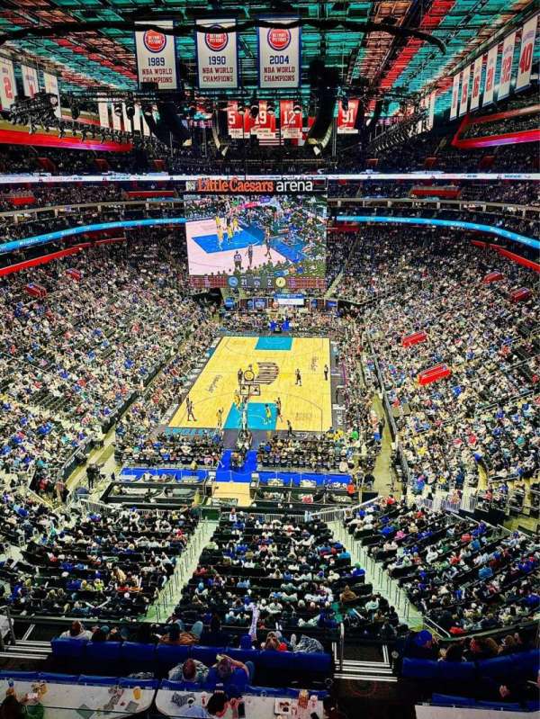 Little Caesars Arena, bloc: 202, rangée: 1, place: 18