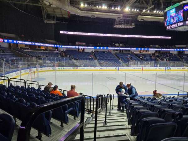 DCU Center, bloc: 125, rangée: A, place: 15