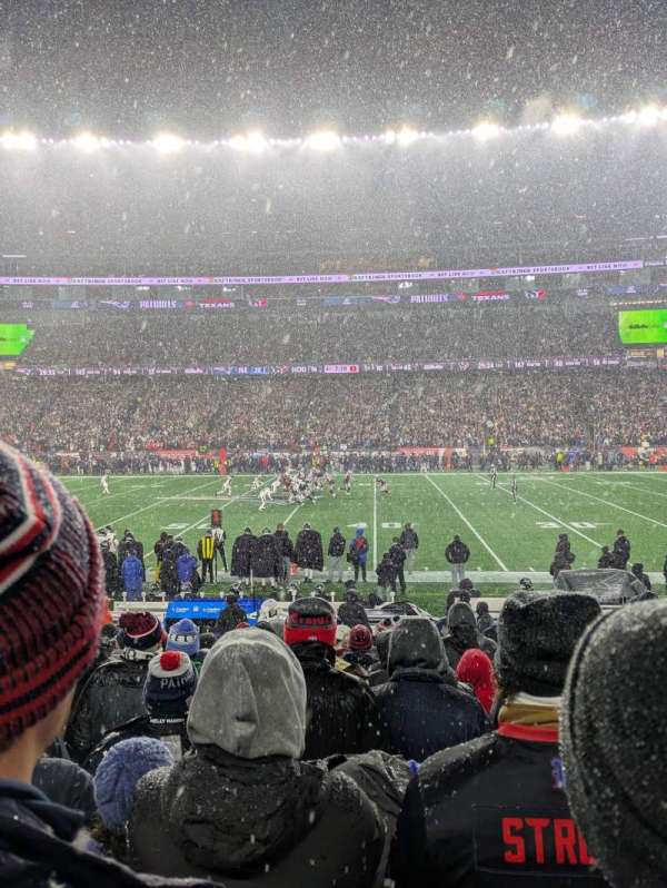 Gillette Stadium, bloc: 131, rangée: 13, place: 4