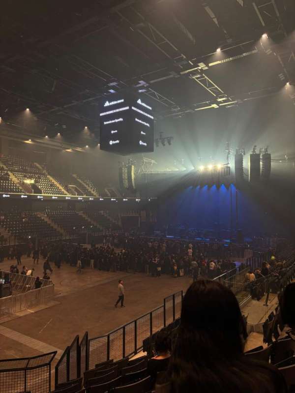 Adidas Arena, bloc: Gradin O, rangée: 01, place: 10