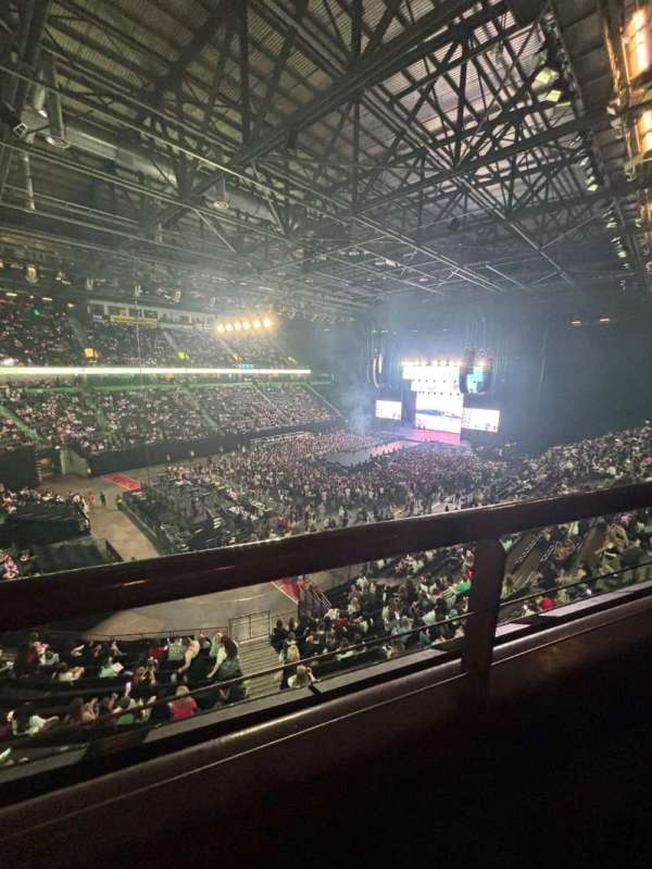 AO Arena, bloc: 111, rangée: A, place: 15