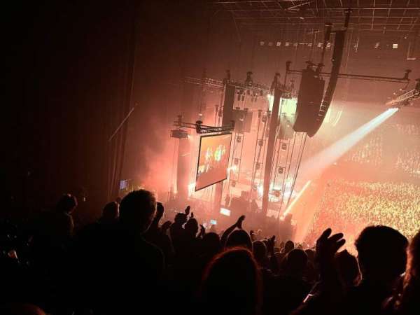 ldlc arena, bloc: 201, rangée: H, place: 30