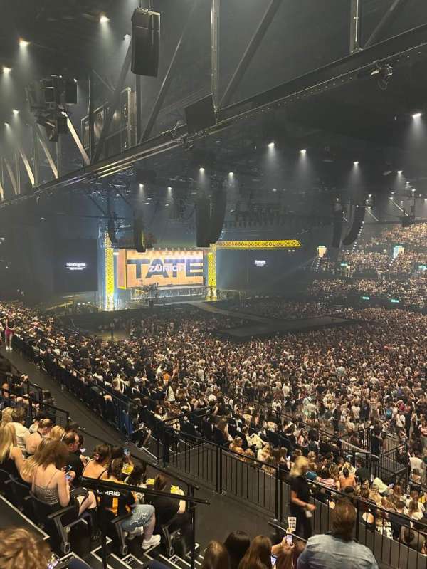 Hallenstadion, bloc: W1, rangée: 37, place: 16