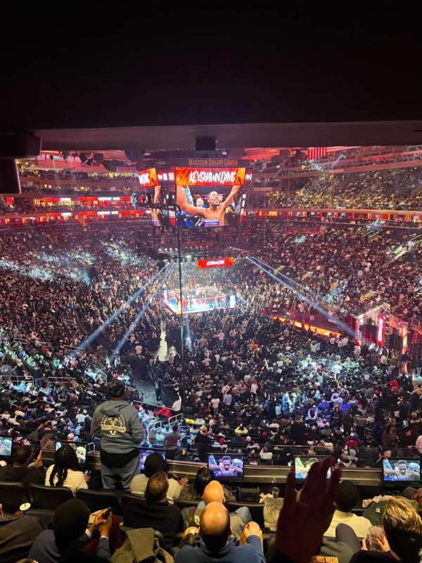Madison Square Garden, bloc: 216, rangée: Bs6, place: 14