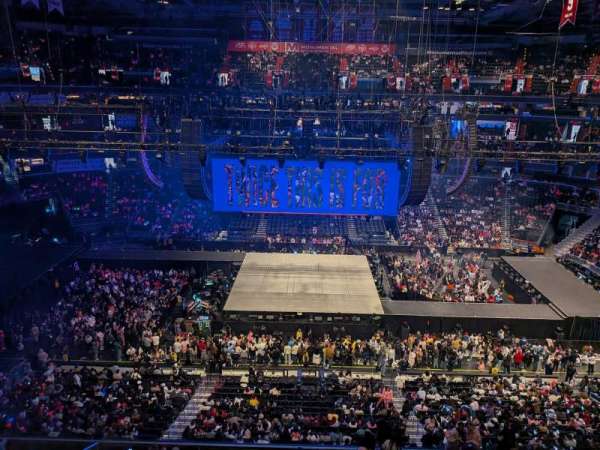 Capital One Arena, bloc: 400, rangée: A, place: 11