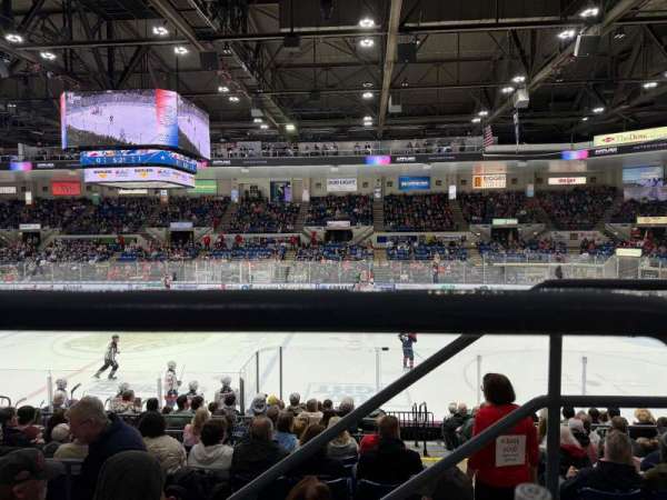 Dow Event Center, bloc: U18, rangée: L, place: 1