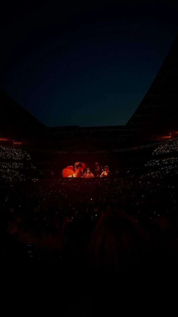 Wembley Stadium, bloc: 110, rangée: 23, place: 242
