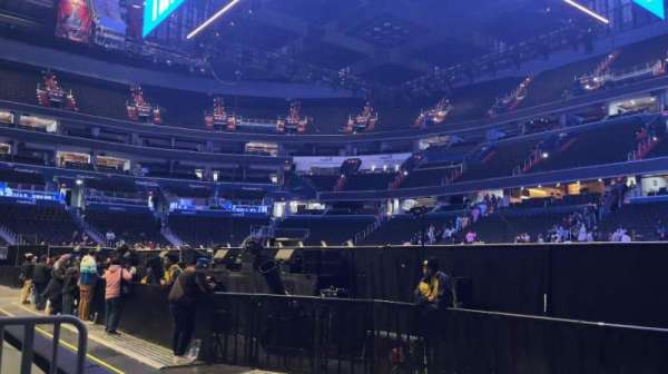 Capital One Arena, bloc: 112, rangée: A, place: 16