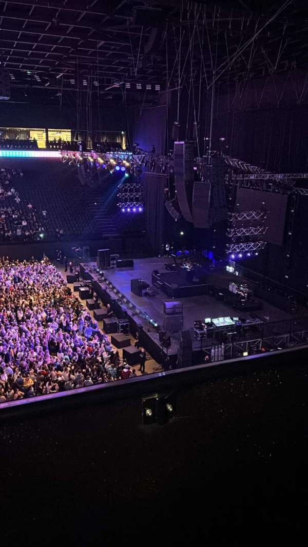 LDLC Arena, bloc: 323, rangée: B, place: 4
