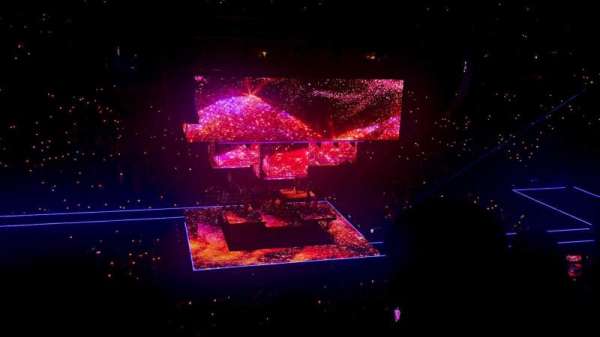 UBS Arena, bloc: 207, rangée: 3, place: 6