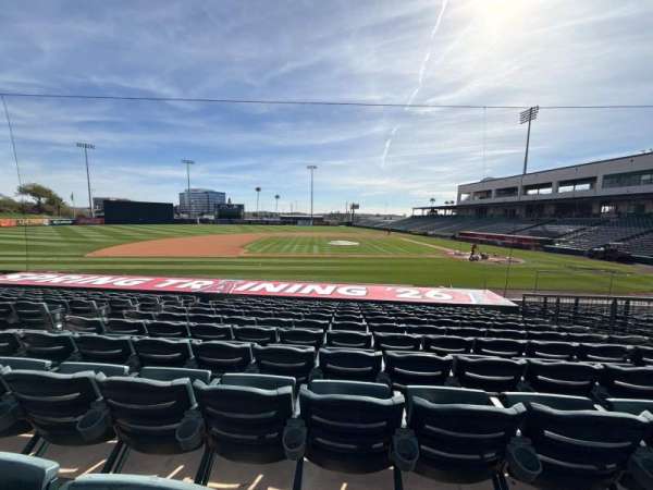 Tempe Diablo Stadium, bloc: 6, rangée: R, place: 7