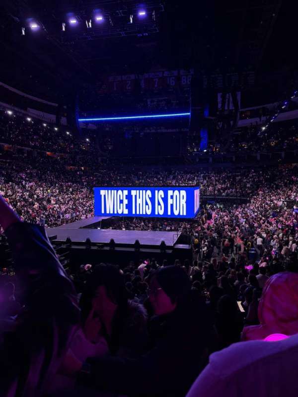 Xfinity Mobile Arena, bloc: 108, rangée: 17, place: 7