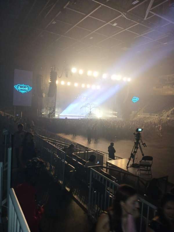 Coca-Cola Coliseum, bloc: 119, rangée: A, place: 13