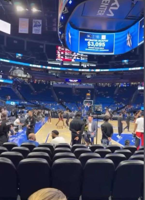 Kia Center, bloc: 111, rangée: C, place: 4