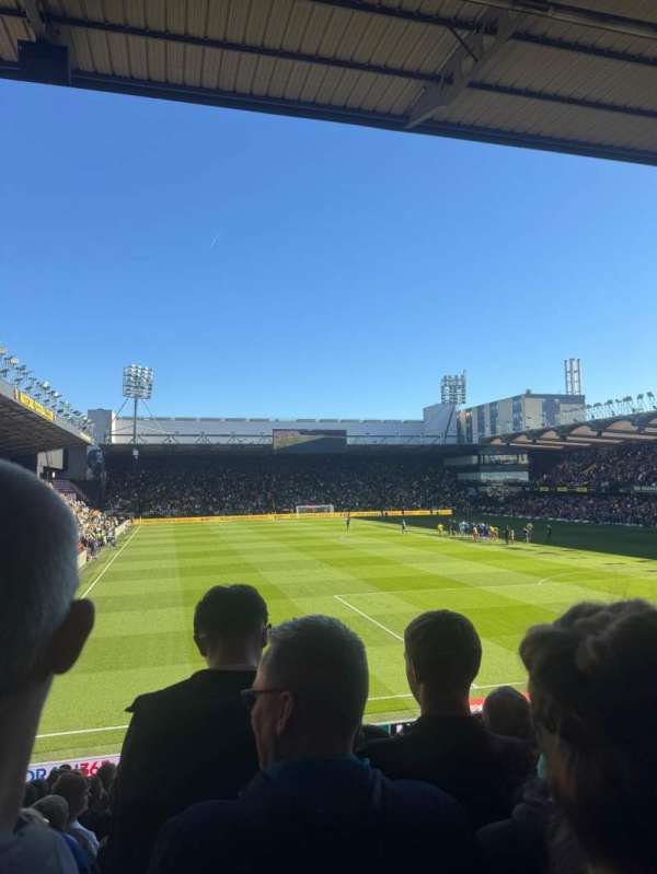 Vicarage Road, bloc: VRS1, rangée: F, place: 27