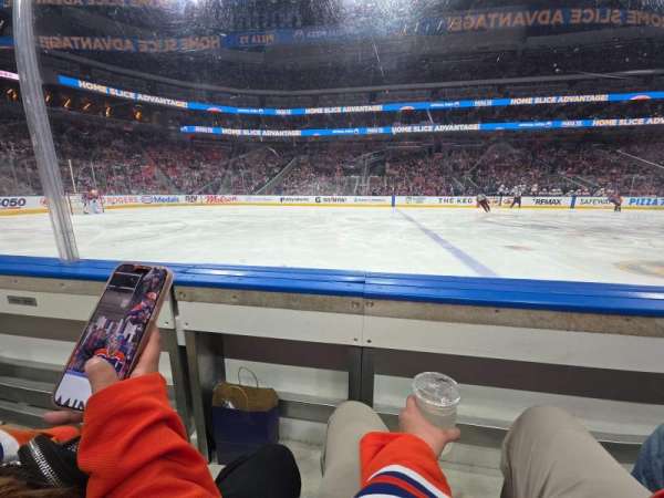 Rogers Place, bloc: 120, rangée: 1, place: 17