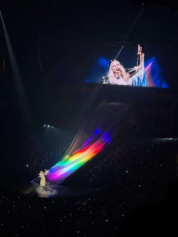 State Farm Arena, bloc: 213, rangée: B, place: 19