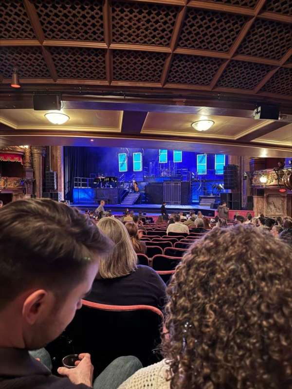 The London Palladium, bloc: Stalls, rangée: W, place: 10