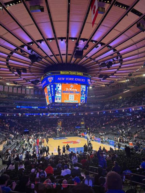 Madison Square Garden, bloc: 101, rangée: 10, place: 12