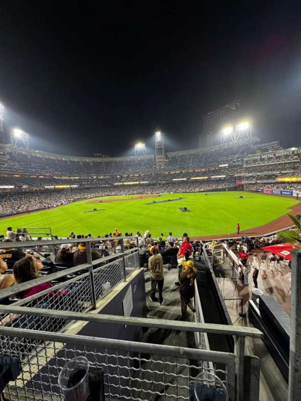 Petco Park, bloc: 137, rangée: 11, place: 9