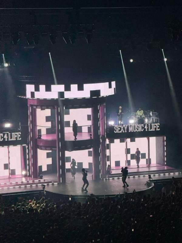 Zénith de Nantes, bloc: K, rangée: 18, place: 1