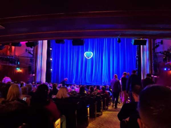 St. James Theatre, bloc: Orchestra R, rangée: Q, place: 2