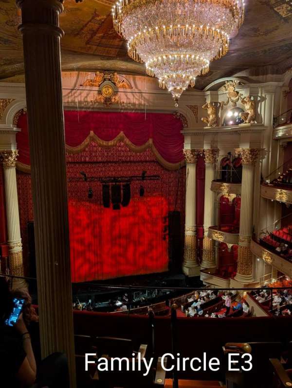 Academy of Music, bloc: Family Circle E, rangée: E, place: 3