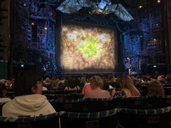 Apollo Victoria Theatre, bloc: Stalls, rangée: P, place: 36