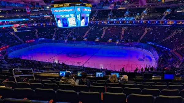 Madison Square Garden, bloc: 213, rangée: 7, place: 9