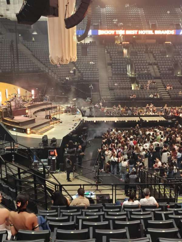 Accor Arena, bloc: Gradin N, rangée: 8, place: 18