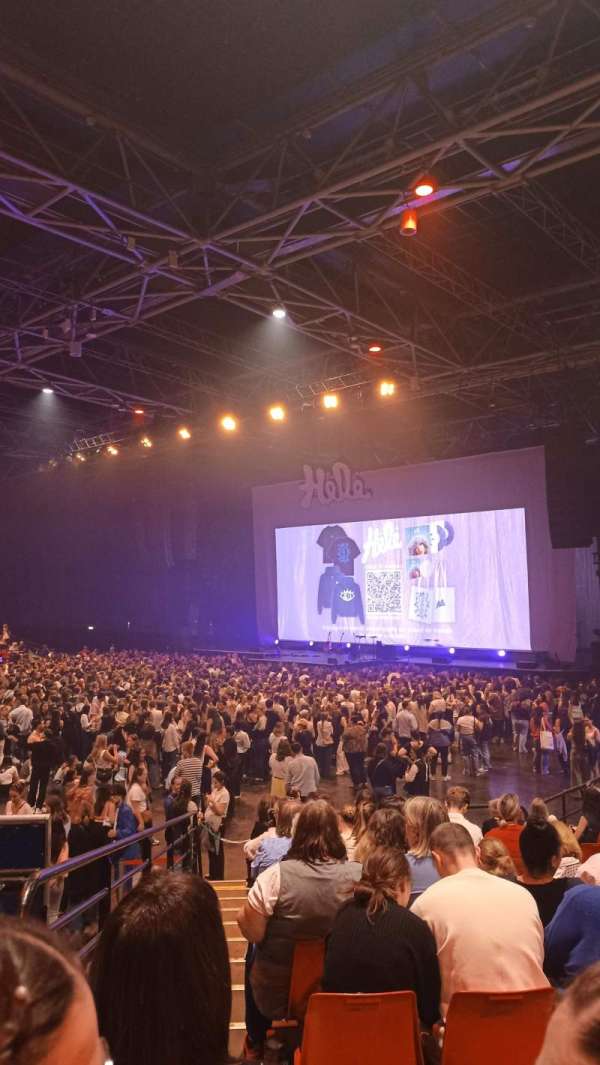 Zénith Paris, bloc: Q, rangée: 18, place: 240