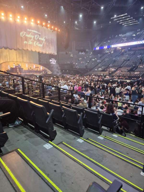 Accor Arena, bloc: Gradin P, rangée: 23, place: 9