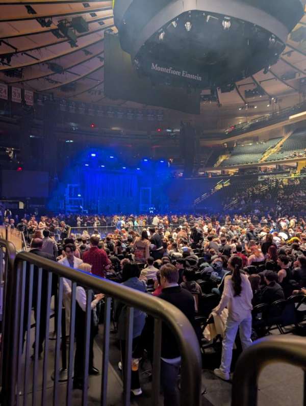 Madison Square Garden, bloc: 119, rangée: 2, place: 8