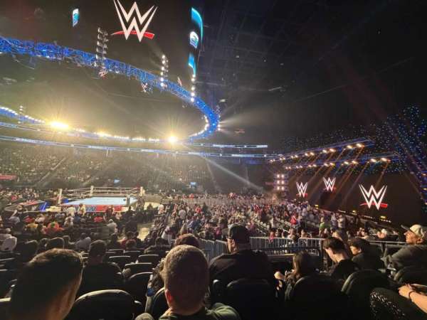 T-Mobile Arena, bloc: 16, rangée: F, place: 9